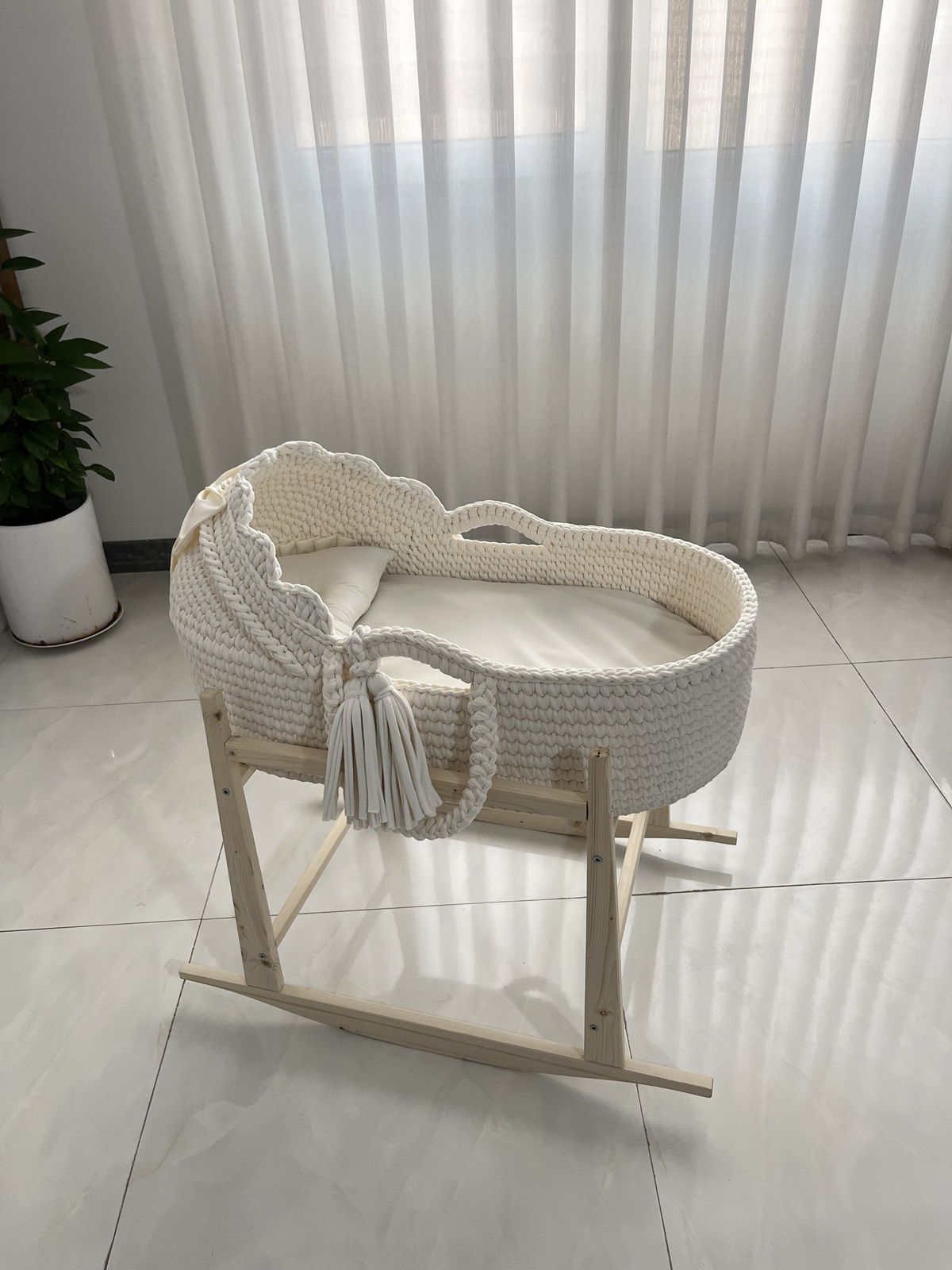 IMG_5470 کریر نیمه سایبان تریکو رنگ شیری پاپیون دار - Image 1